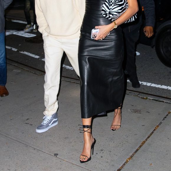 FEMME LA Chic Black Lace-Up Heels - Picture 3 of 7